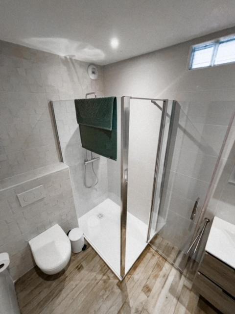Gite Du Chateau De Treffort Трефор Екстериор снимка